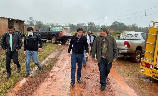 Diputado “Juancho” Acosta y el Gobernador Abbate asisten a familias afectadas por temporal de anoche