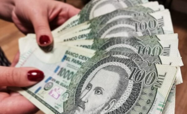 De cada G. 100 pagado al fisco, G. 47 es para pago de salarios