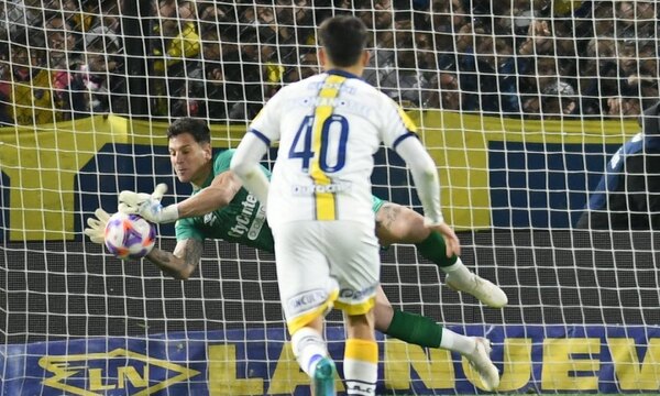 Servio, villano convertido en héroe en el empate entre Rosario y Boca