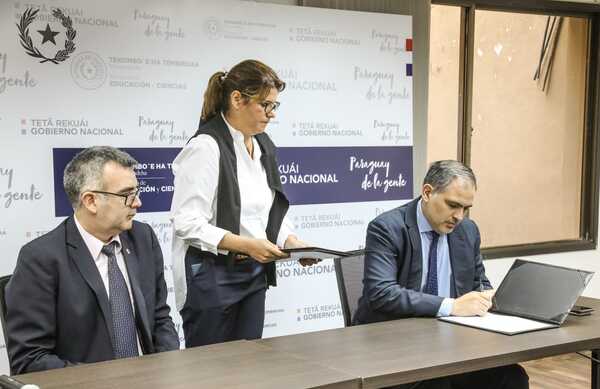 Anuncian que docentes contarán con reajuste salarial del 16% en el 2023 - MarketData