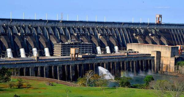 La Nación / Itaipú: sostienen que haber optado por tarifa intermedia fue mejor que operar en formal irregular