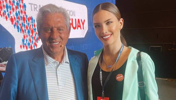 Crónica / Reina de belleza y su encuentro con famoso conferencista yanqui