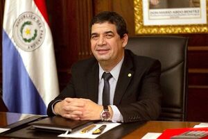 Velázquez vuelve a alegar “inocencia” y justifica decisión de aferrarse a Vicepresidencia - Política - ABC Color
