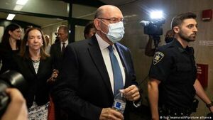 Exjefe financiero de la empresa de Trump se declara culpable de fraude fiscal