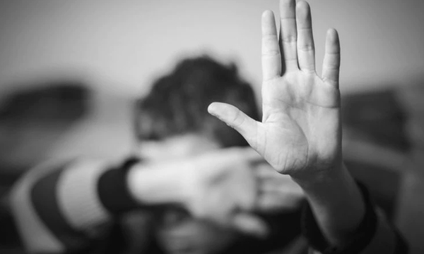 El padre y la abuela dejaban al niño ser abusado a cambio de víveres - OviedoPress