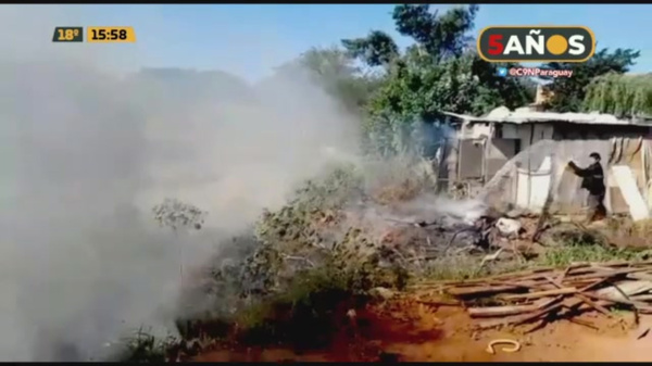 Incendio forestal amenaza viviendas en Villa Elisa - C9N