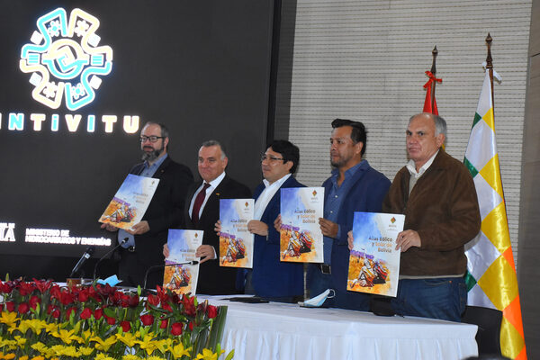 Bolivia presenta un atlas solar y eólico para potenciar energías renovables - MarketData
