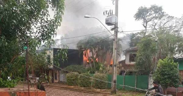 La Nación / Itapúa: incendio consumió una vivienda y familia apela a la solidaridad porque perdieron todo