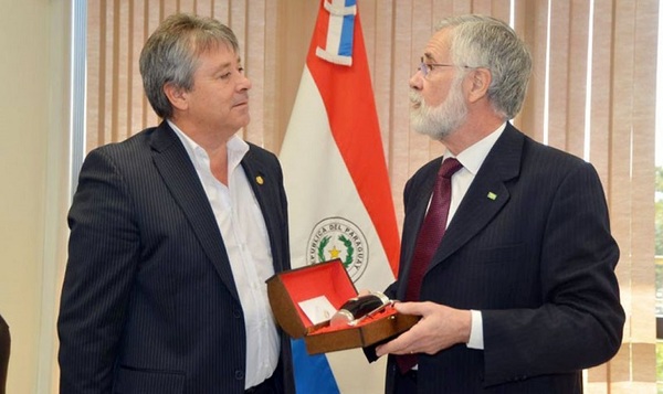 Titular de Diputados recibió la visita del embajador de Brasil