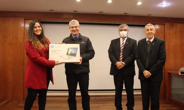 UNE recibe equipos informáticos en el marco del proyecto INNOVA