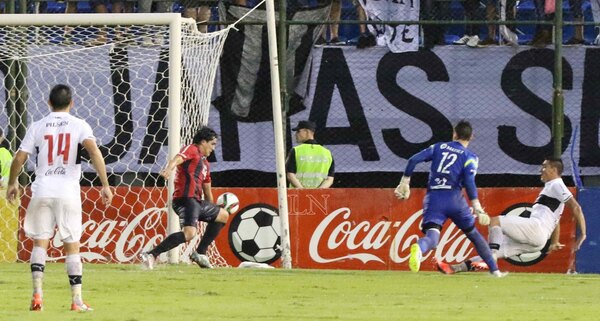 Fidencio Oviedo recordó la mano ante Olimpia: 'Lo volvería a hacer mil veces'