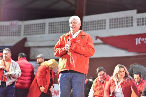 “A toda máquina ñamba’apota”, indicó Wiens durante la presentación oficial de su precandidatura - Política - ABC Color