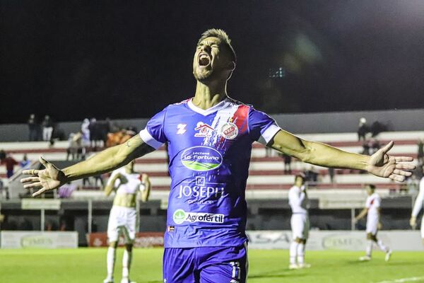 Pastoreo en racha y pelea en la Intermedia - Fútbol - ABC Color