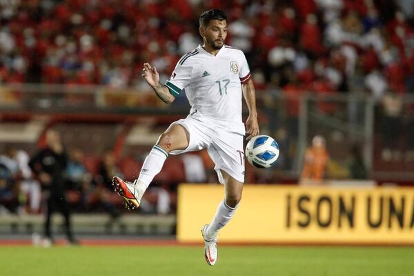 El mexicano Tecatito queda fuera del Mundial de Qatar por lesión - Fútbol - ABC Color