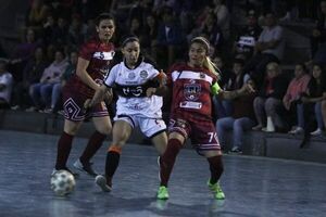 Las chicas disputan la fecha 10 de la Superliga de Futsal  - Polideportivo - ABC Color