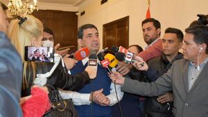 Velázquez se resiste a renunciar y ahonda la tensión en el oficialismo