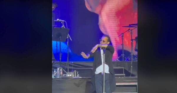 La Nación / Marc Anthony recibió botellazos en medio de su concierto en Colombia