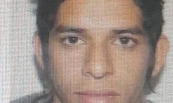 Hirió a un poli y ligó balín de goma