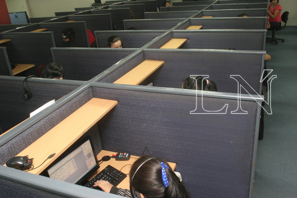 Diario HOY | Lanzan unos 1.000 puestos laborales para call center en Ciudad del Este