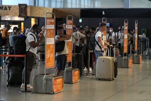 Huelga de pilotos de Easyjet deja 14 vuelos internacionales cancelados en España - Viajes - ABC Color