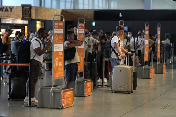 Huelga de pilotos de Easyjet deja 14 vuelos internacionales cancelados en España - Viajes - ABC Color