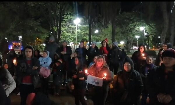 Feligreses en vigilia permanente contra censura del vito en la Parroquia Guarambaré