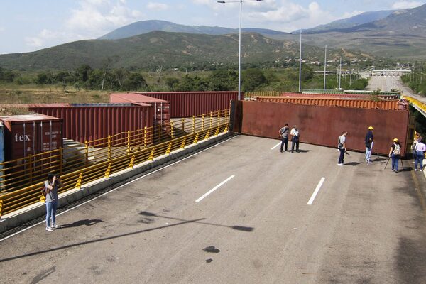 Colombia y Venezuela cumplen 7 años con la frontera cerrada, pero con esperanza - MarketData