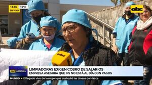 Limpiadoras exigen cobro de salarios - ABC Noticias - ABC Color