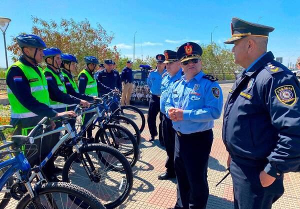 Crónica / A partir de ahora, la seguridad de la Costanera será reforzada con “bici patrullas” de la Policía
