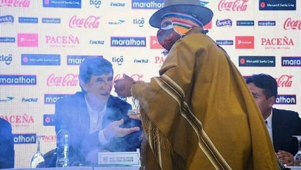 Gustavo Costas es presentado como nuevo DT de Bolivia
