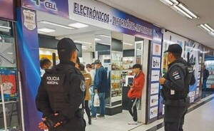 Intervienen en supuesto intento de fraude a turista