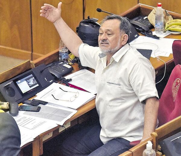 Sixto Pereira a Efraín: “Podemos hacerle tesapo’ê si nos sigue acusando de vendidos” - Política - ABC Color