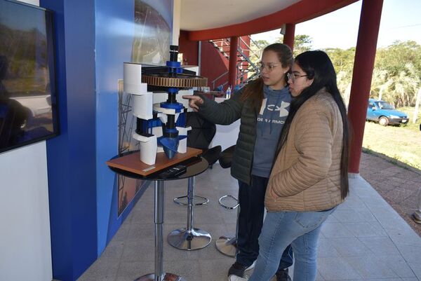 Universitarios realizan jornada de expociencias en Ayolas - Nacionales - ABC Color
