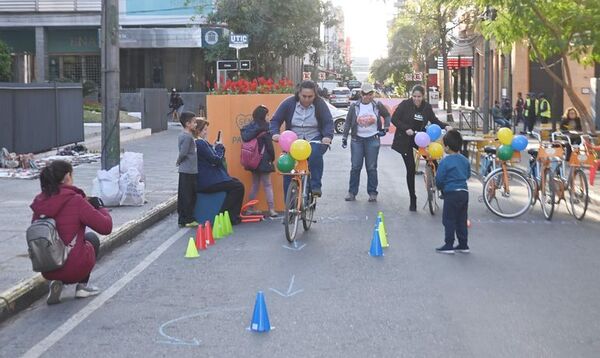 Buscan reactivar la histórica calle Palma con paseos en bicicleta - Nacionales - ABC Color