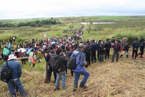 Tras enfrentamiento entre campesinos, la policía custodiará tierras de Marina Cué - ADN Digital