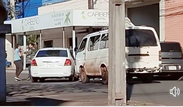 Congestión vehicular termina a golpes de puños entre conductores