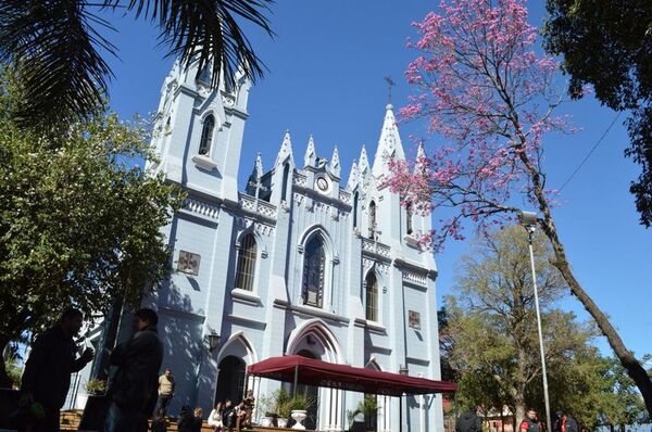 Invitan a la tercera edición de la Catedral a mano alzada - Nacionales - ABC Color