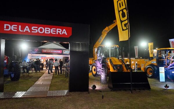 De La Sobera exhibió sus maquinarias - Empresariales - ABC Color