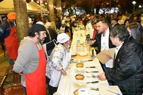 Éxito total del primer Festival Nacional del Reviro en Encarnación