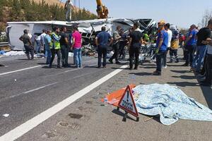 Colisión de autobús en Turquía deja 15 fallecidos | 1000 Noticias