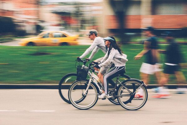 Desplazarse aún más en bici en trayectos cortos reduciría enormes emisiones de CO2