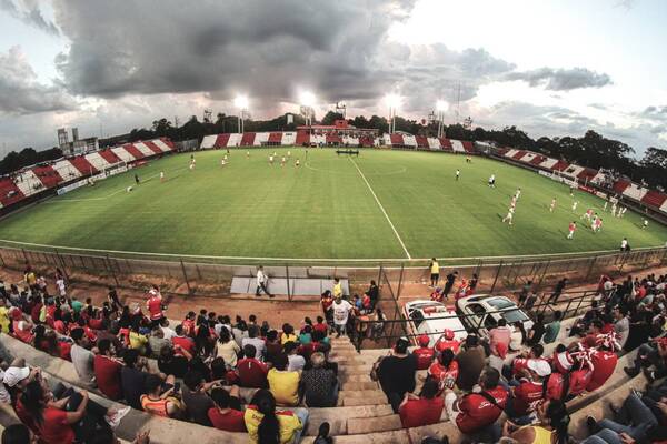 Crónica / Florentín y Cáceres confirmaron a los 11 de sus respectivos equipos