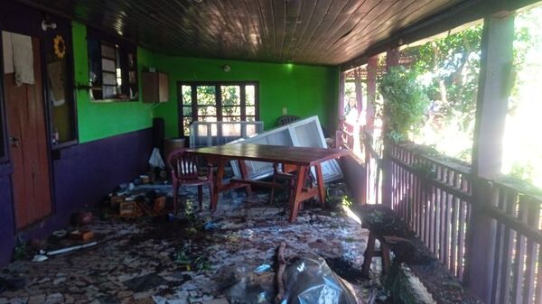 Encapuchados atacan a una familia en zona de conflicto de tierras en Alto Paraná - ABC en el Este - ABC Color