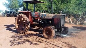 Indígenas atropellan propiedad en Itakyry e incendian tractor