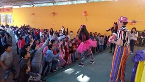 Niños de la capilla Antigua Imagen de San Antonio festejan su día - Nacionales - ABC Color