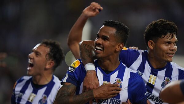 Oporto se lleva el clásico ante el Sporting