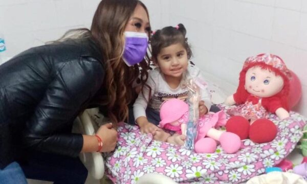Yolanda Park celebró su cumple con niños del Hospital de Acosta Ñu