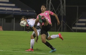 Tacuary vence a 12 de Octubre con golazo y blooper - Paraguaype.com