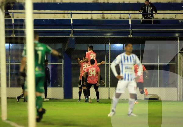 Crónica / Tacuary sigue en racha, esta vez vacunó al “12”
