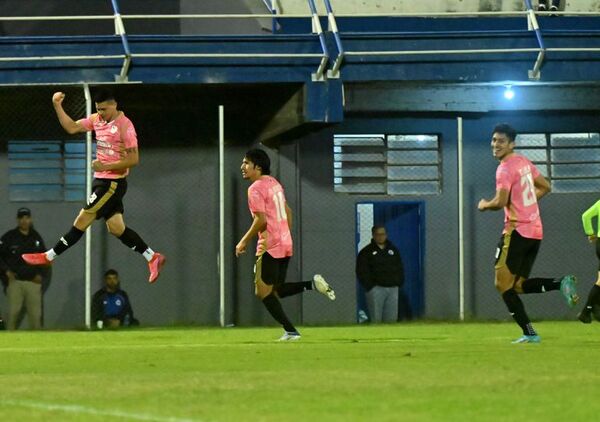 12 de Octubre 0 - Tacuary 2: Sigue la buena racha - Fútbol - ABC Color